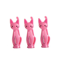 Load image into Gallery viewer, 4Pcs Cute Cats Plastic Clothes Pegs Clothespins Cartoon Beach Towel Clips Bed Sheet Handdoek Socks Windproof Laundry Pins